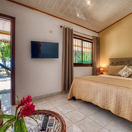 Cabinas Yucca Puerto Viejo de Talamanca Exterior foto