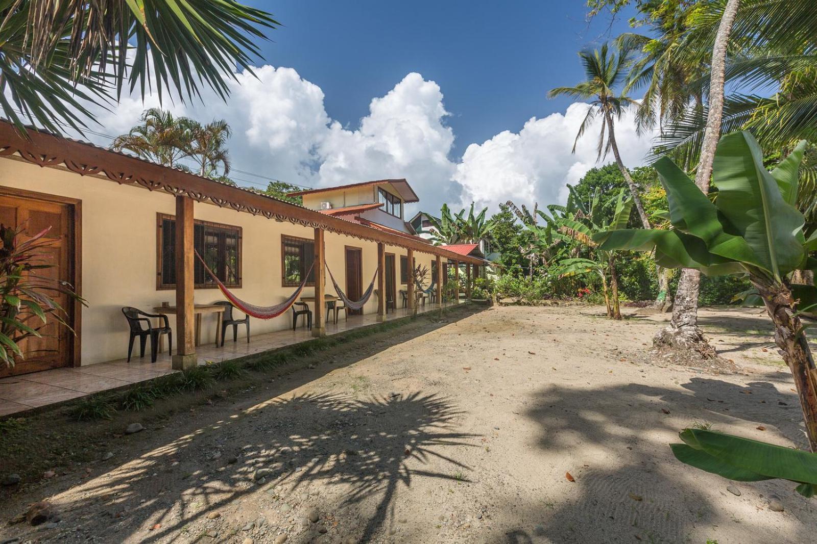 Cabinas Yucca Puerto Viejo de Talamanca Exterior foto
