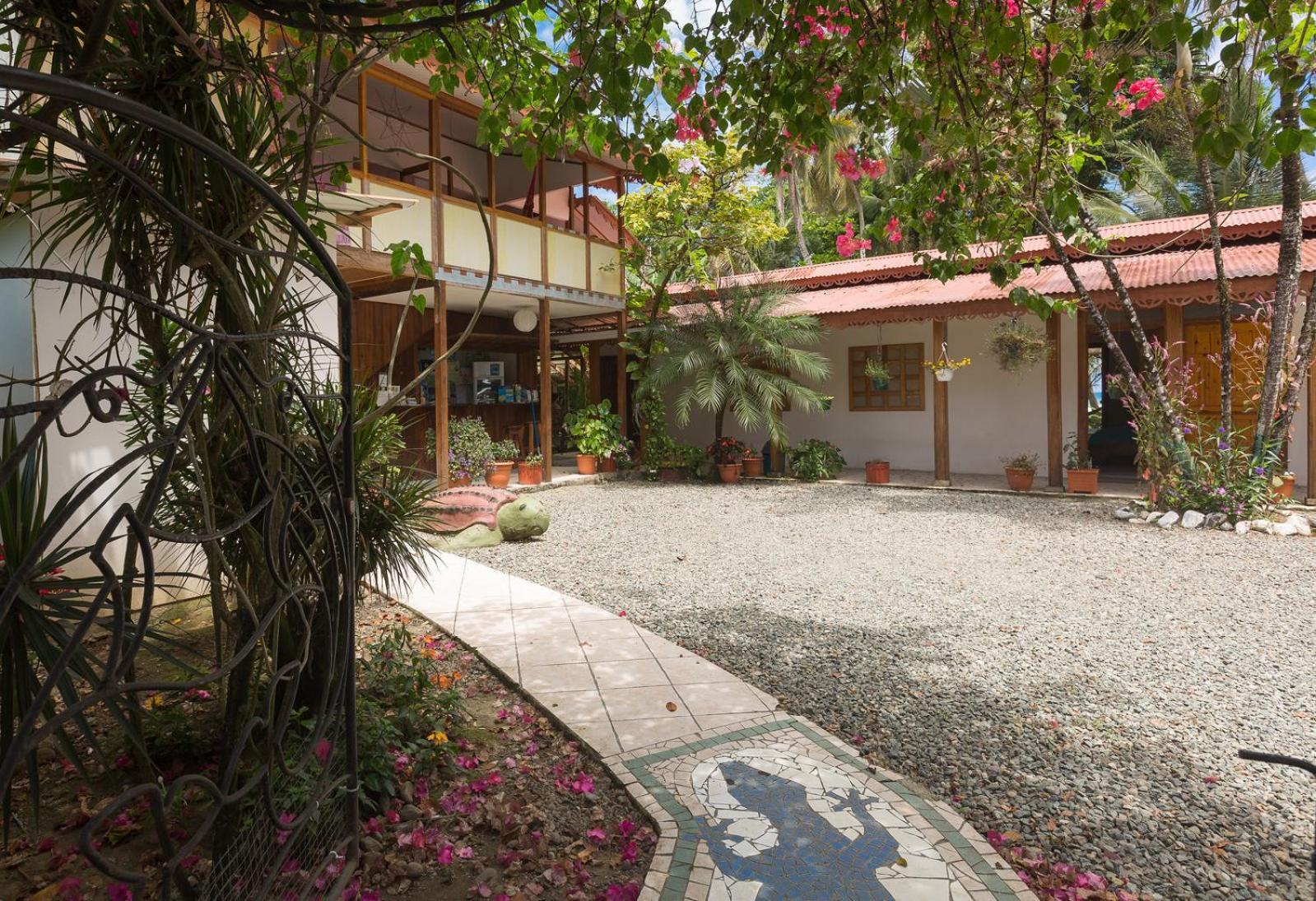 Cabinas Yucca Puerto Viejo de Talamanca Exterior foto