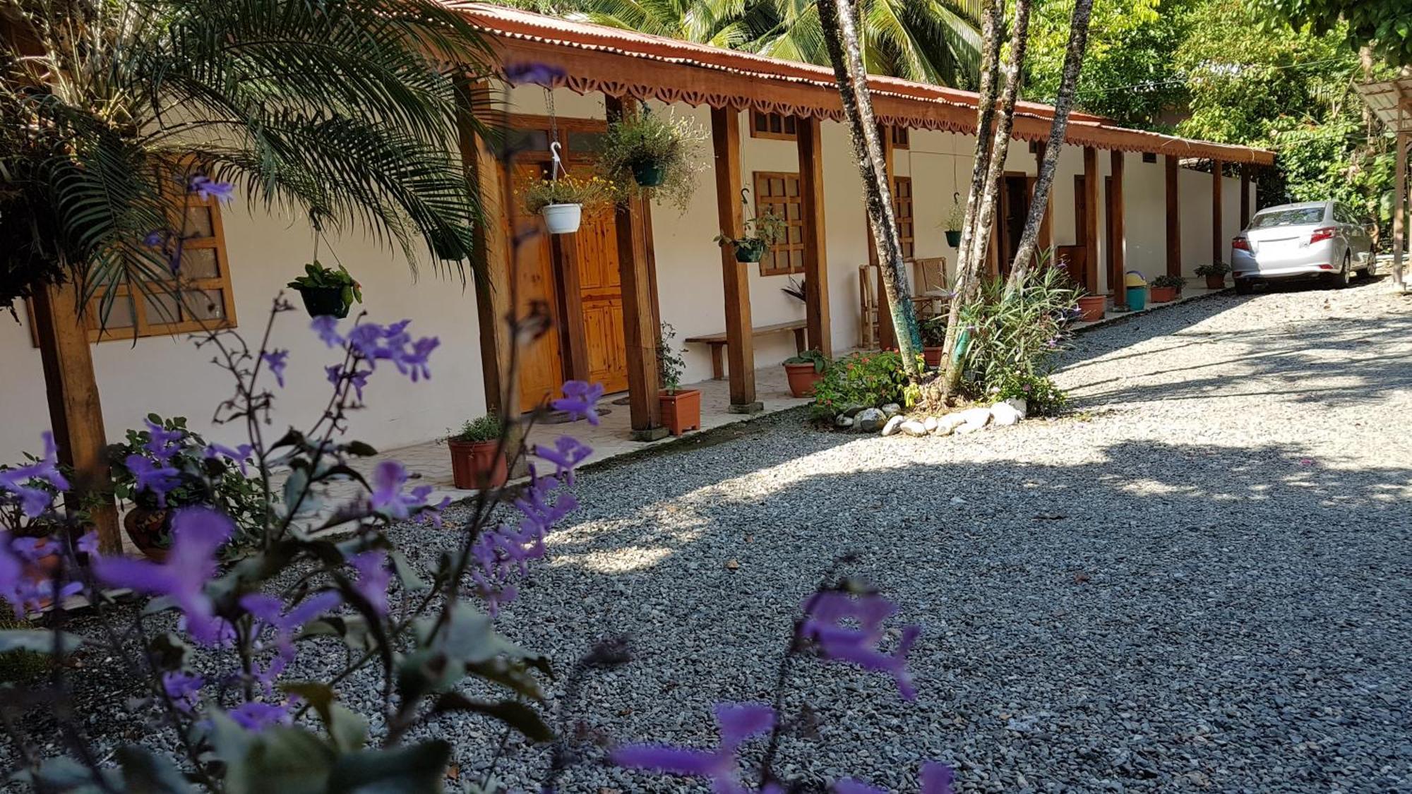 Cabinas Yucca Puerto Viejo de Talamanca Exterior foto