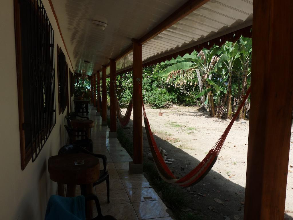 Cabinas Yucca Puerto Viejo de Talamanca Exterior foto