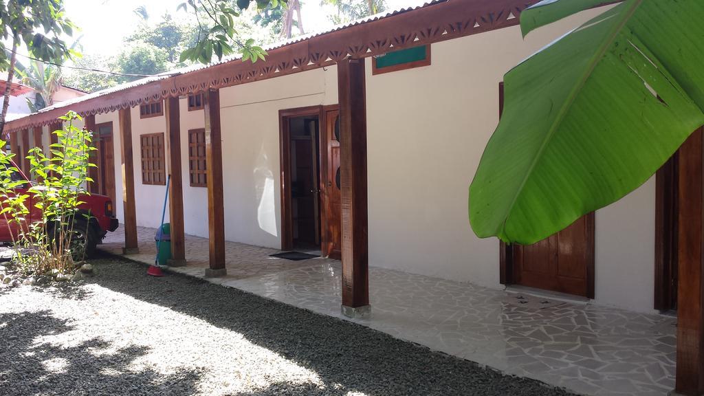 Cabinas Yucca Puerto Viejo de Talamanca Exterior foto