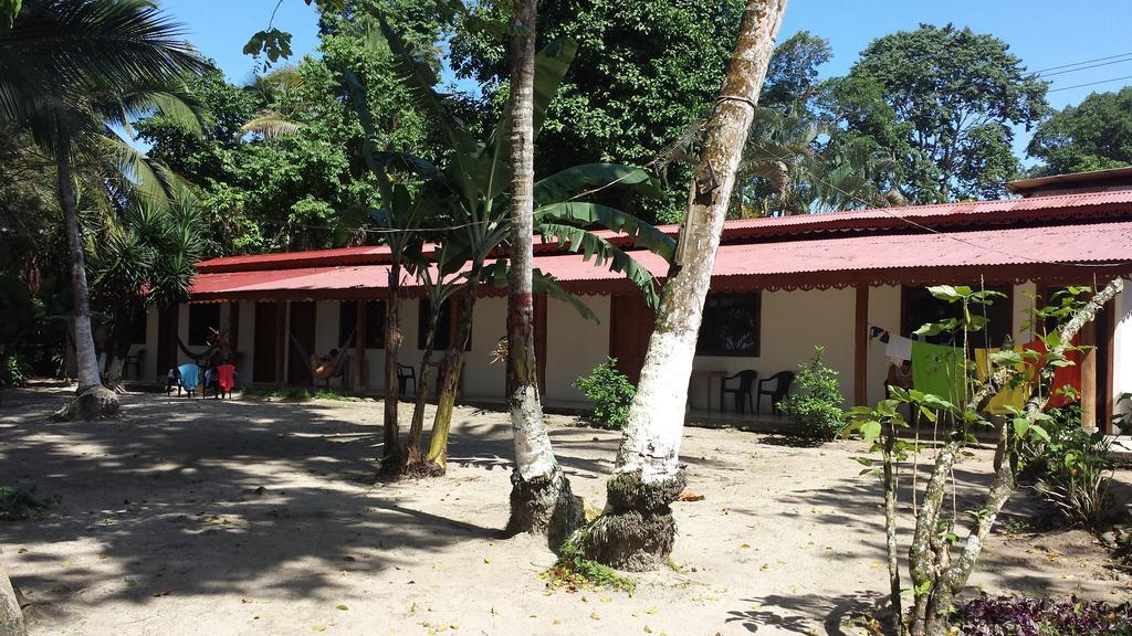 Cabinas Yucca Puerto Viejo de Talamanca Exterior foto