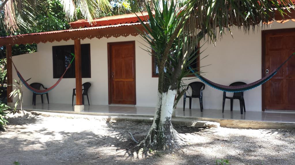 Cabinas Yucca Puerto Viejo de Talamanca Exterior foto