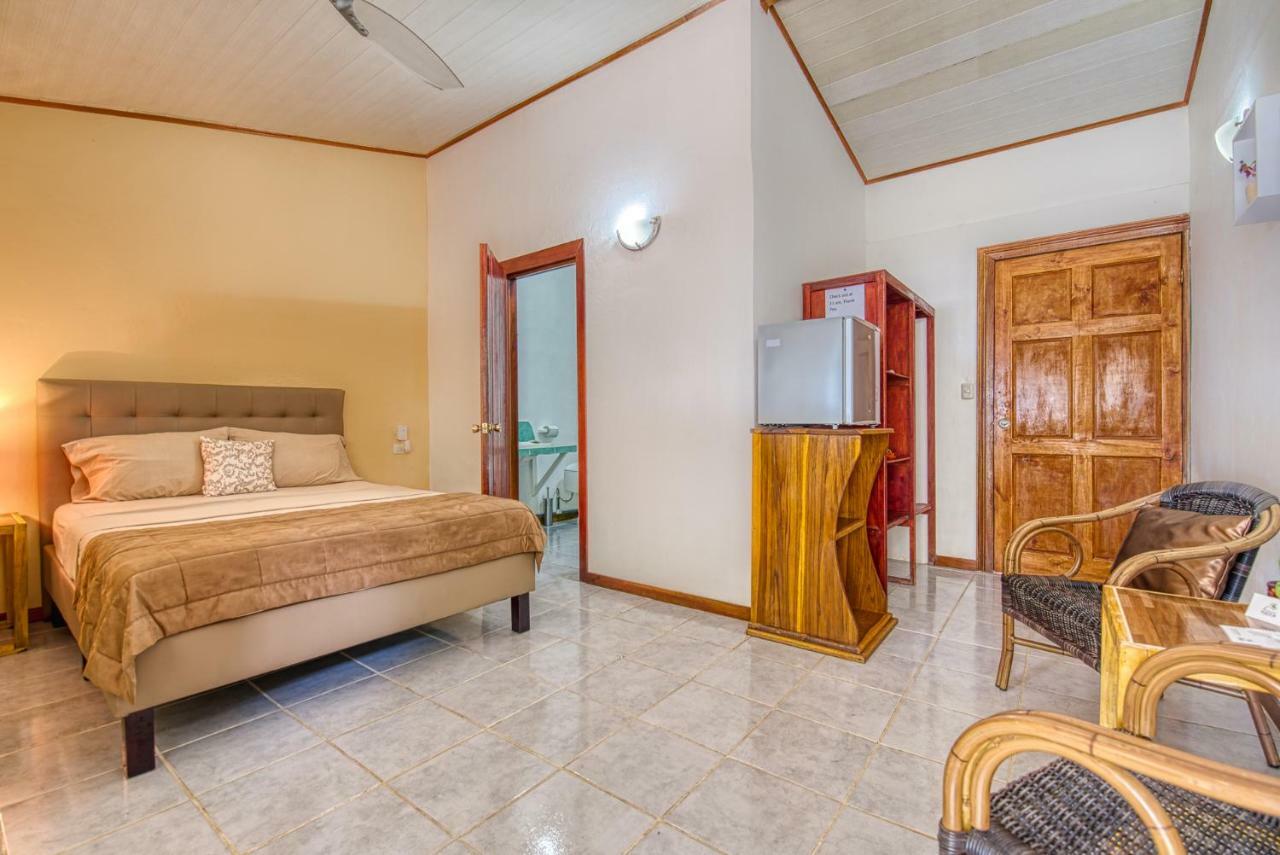 Cabinas Yucca Puerto Viejo de Talamanca Exterior foto