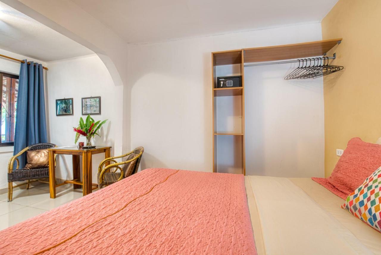 Cabinas Yucca Puerto Viejo de Talamanca Exterior foto